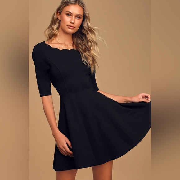 Tip the Scallops Black Scalloped Skater Dress - L - Picture 1 of 4